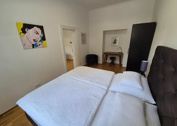 Apartment Sweet Dreams *